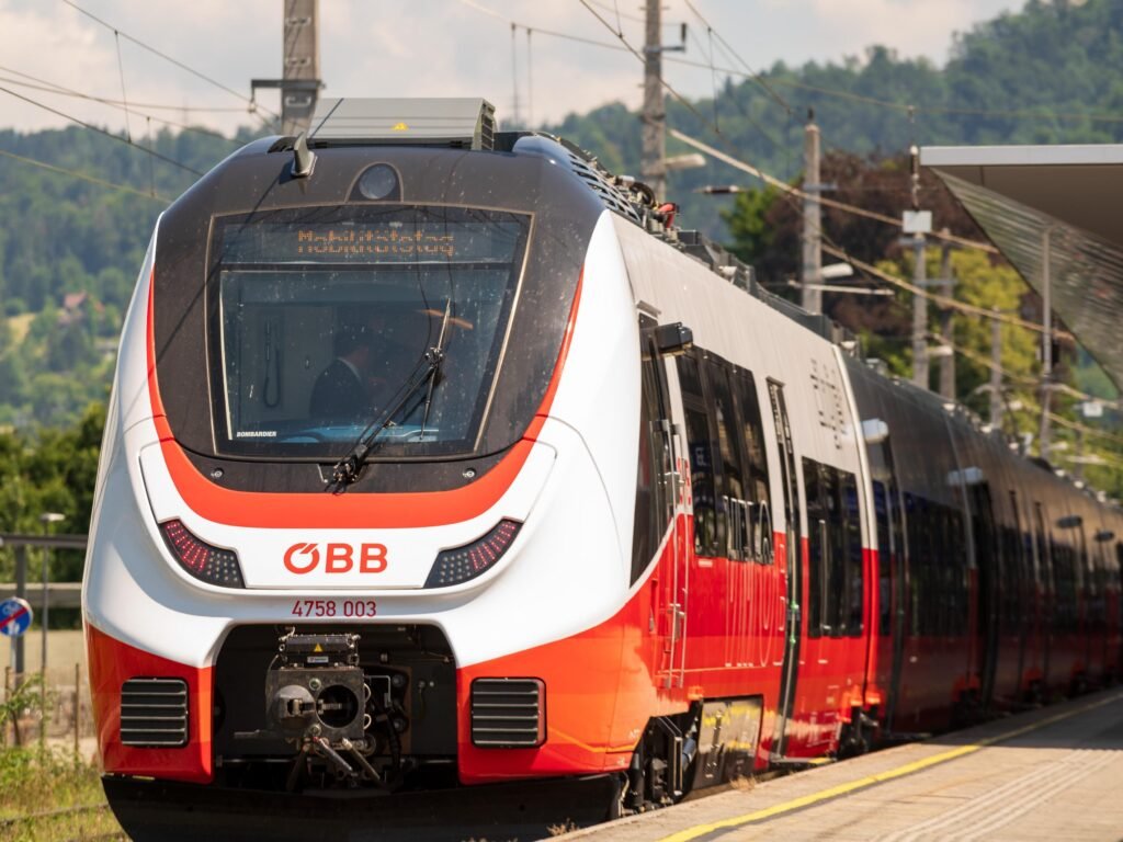 شركة السكك الحديدية النمساوية (ÖBB) تعلن اتخاذ إجراءات ضد كمساري بعد اتهامات بالعنصرية