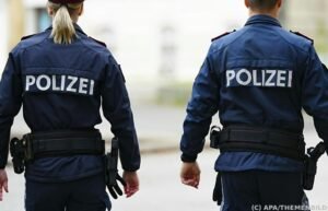 شرطة فيينا تعتقل رجلًا بتهمة مقاومة السلطة بعد تهديده بالضرب والهجوم على الشرطة