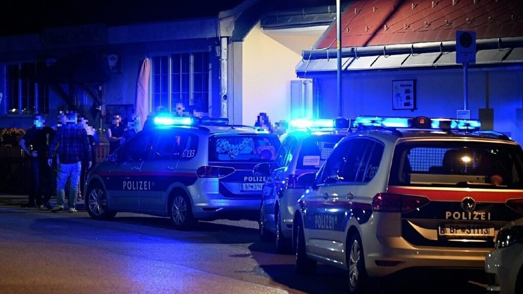 مشاجرة جماعية بين فريقين خلال بطولة كرة القدم تُخلّف إصابات في ولاية النمسا العليا